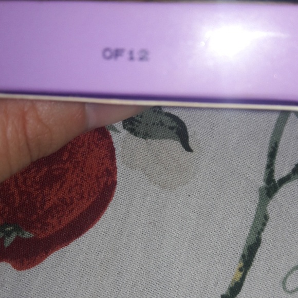 TRADED LE SPELLBOUND GLOW HIGHLIGHTER - Picture 3 of 5